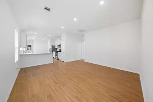 2018 Foxtail Crk Ct, Crosby, TX 77532 - Photo 3