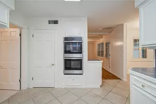 5627 Sylmar Rd, Houston, TX 77081 - Photo 17