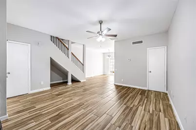 11710 Southlake Drive #31, Houston, TX 77077 - Photo 9