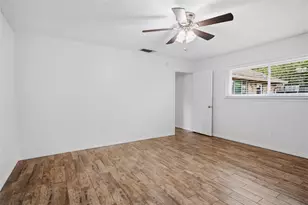 182 Greenleaf Ln, Conroe, TX 77304 - Photo 9