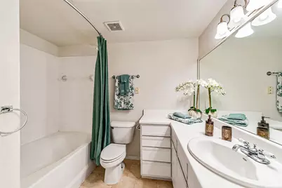 1330 Old Spanish Trail #2204, Houston, TX 77054 - Photo 17