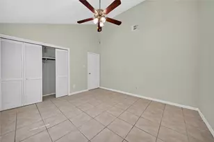 11918 E Marsham Cir, Houston, TX 77066 - Photo 15