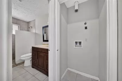 11918 E Marsham Circle, Houston, TX 77066 - Photo 13
