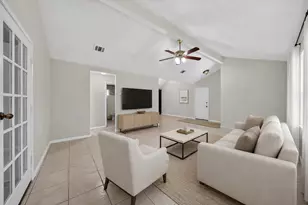 11918 E Marsham Cir, Houston, TX 77066 - Photo 5