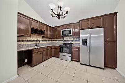 11918 E Marsham Circle, Houston, TX 77066 - Photo 9