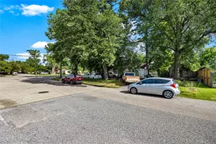 9016 Fulton St, Houston, TX 77022 - Photo 15