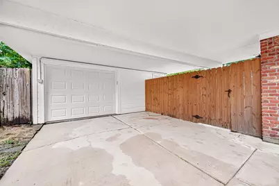 5810 Creekbend Drive, Houston, TX 77096 - Photo 35