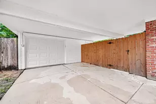 5810 Creekbend Dr, Houston, TX 77096 - Photo 35