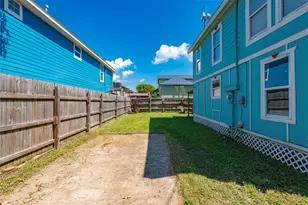 909 32nd St, Galveston, TX 77550 - Photo 19