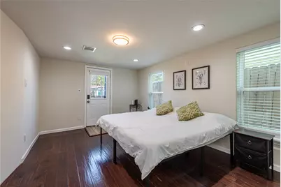 909 32nd Street, Galveston, TX 77550 - Photo 11