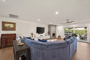 9203 Bronco Dr, Houston, TX 77055 - Photo 9