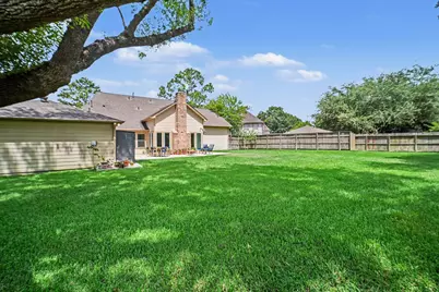 11119 Holly Springs Drive, Houston, TX 77042 - Photo 27