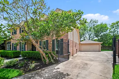 11119 Holly Springs Drive, Houston, TX 77042 - Photo 3