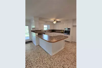 108 Van Winkle Street, Lake Jackson, TX 77566 - Photo 3