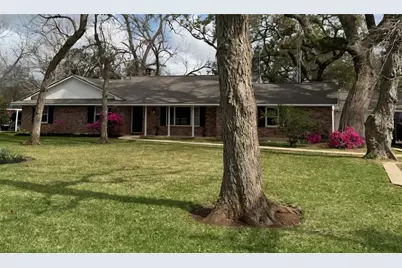 108 Van Winkle Street, Lake Jackson, TX 77566 - Photo 1