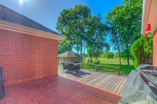 108 Wildwood Dr, Livingston, TX 77351 - Photo 17