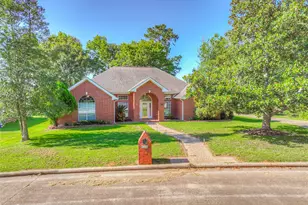 108 Wildwood Dr, Livingston, TX 77351 - Photo 1