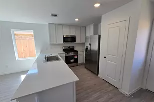 410 Hatton Ct, Conroe, TX 77303 - Photo 7