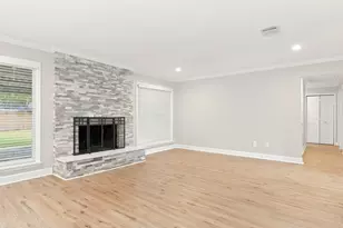 672 Ravensworth Dr, Conroe, TX 77302 - Photo 5