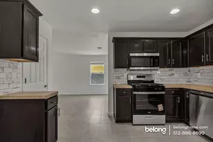 5008 Irvine Ln, Del Valle, TX 78617 - Photo 11