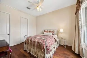 2103 Airline Dr, Friendswood, TX 77546 - Photo 9
