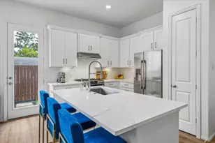 5013 Lehman Oaks Dr, Houston, TX 77018 - Photo 1