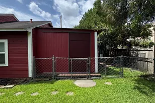 6629 Corbin St, Houston, TX 77055 - Photo 3