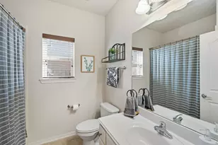 234 S Lantana Cir, Sealy, TX 77474 - Photo 9