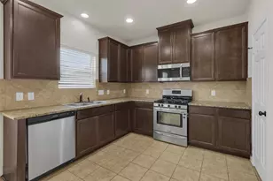 11334 Creekway Bend Dr, Humble, TX 77396 - Photo 9