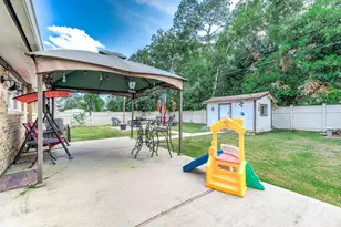 5404 Tanglebriar Dr, Dickinson, TX 77539 - Photo 25