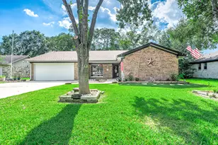 5404 Tanglebriar Dr, Dickinson, TX 77539 - Photo 1