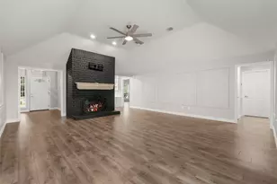 2105 Murfield Dr, League City, TX 77573 - Photo 7