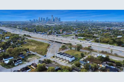 2507 Des Chaumes Street, Houston, TX 77026 - Photo 5