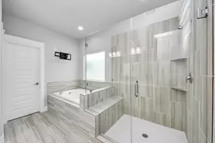 2507 Des Chaumes St, Houston, TX 77026 - Photo 25