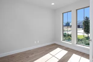 202 Sierra Strm Ln, Conroe, TX 77304 - Photo 5