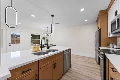 14387 Misty Meadow Lane, Houston, TX 77079 - Photo 11