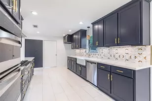 2006 Pine River Dr, Houston, TX 77339 - Photo 11