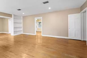 2660 Long St, Beaumont, TX 77702 - Photo 5