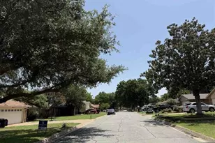 2820 Whitehurst Dr, Fort Worth, TX 76133 - Photo 3