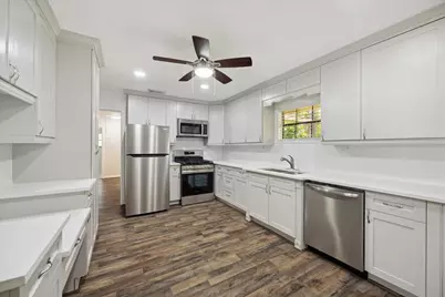 1309 Centennial Drive, Houston, TX 77055 - Photo 15