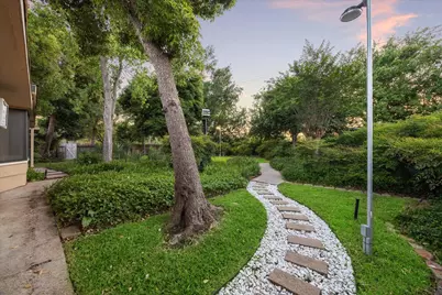 1309 Centennial Drive, Houston, TX 77055 - Photo 35