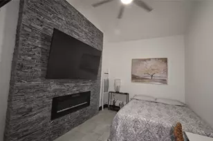 723 Fawn Ct, Houston, TX 77015 - Photo 9
