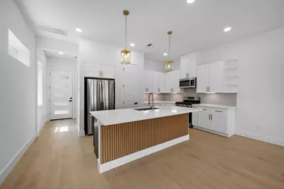 1307 Amundsen St N, Houston, TX 77009 - Photo 7