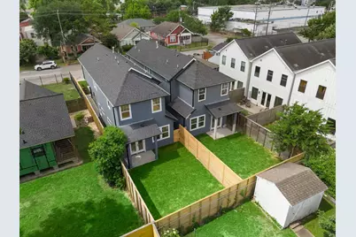 1307 Amundsen St N, Houston, TX 77009 - Photo 25