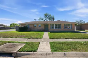 501 Dolphin Pl, Corpus Christi, TX 78411 - Photo 3