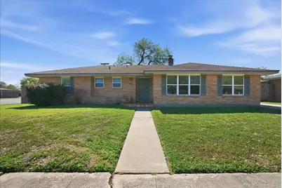 501 Dolphin Place, Corpus Christi, TX 78411 - Photo 1