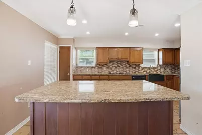 501 Dolphin Place, Corpus Christi, TX 78411 - Photo 13