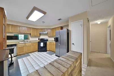 2820 Sugar Wood Drive, League City, TX 77573 - Photo 5