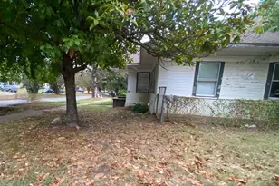 1230 W Woodard St, Denison, TX 75020 - Photo 7