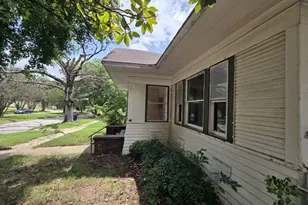 1230 W Woodard St, Denison, TX 75020 - Photo 5